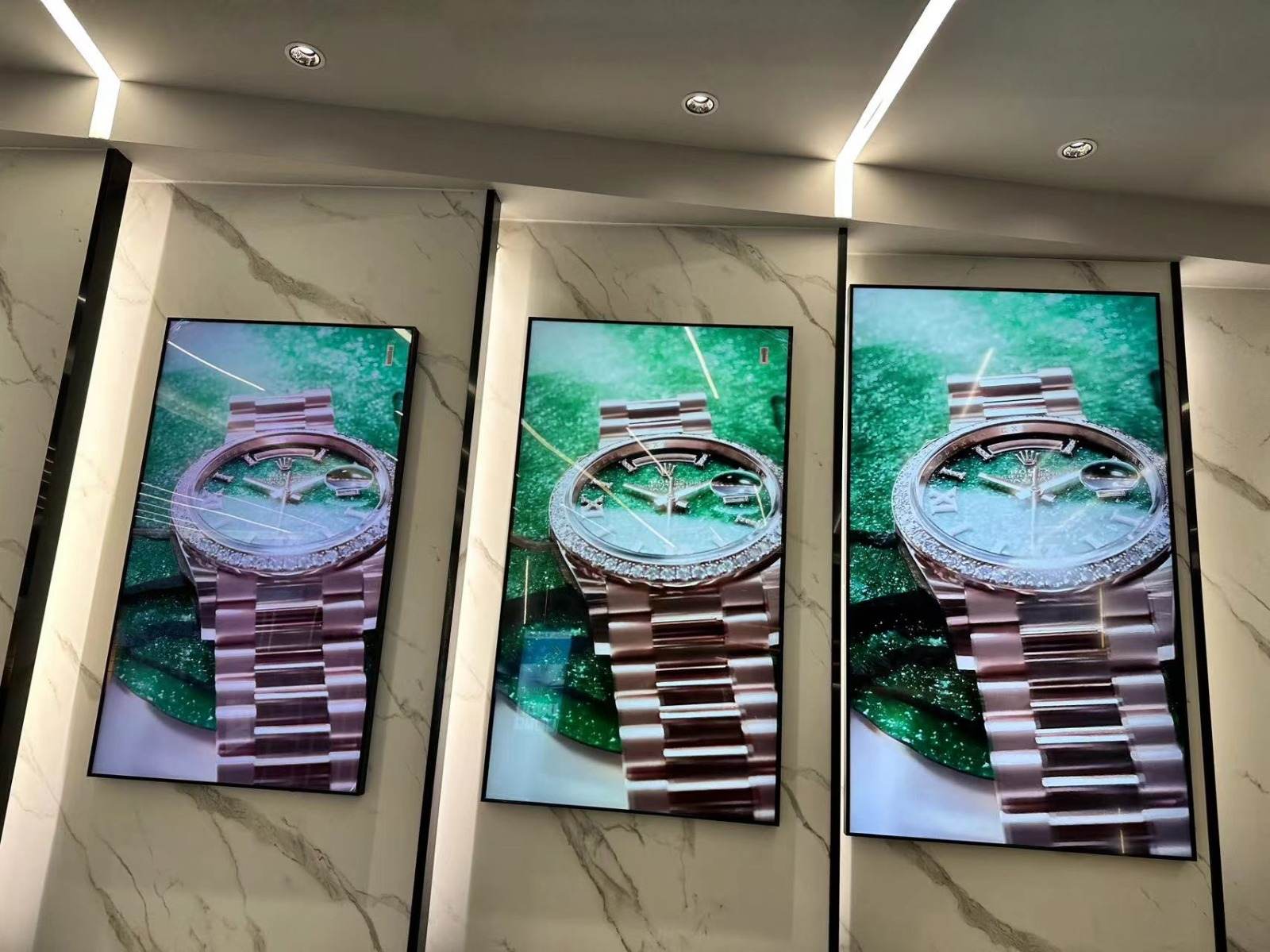 لافتات رقمية داخلية 4K: إعادة تشكيل بيئة نقل المعلومات الداخلية مع جودة صورة عالية الدقة